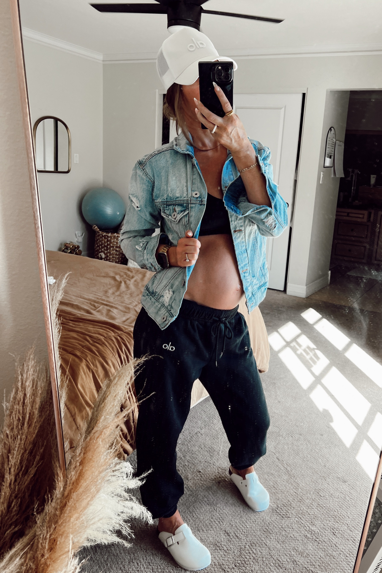 Weekend errands on this Saturday! Every babe needs an oversized denim jacket! 🤍 

#LTKstyletip #LTKbump