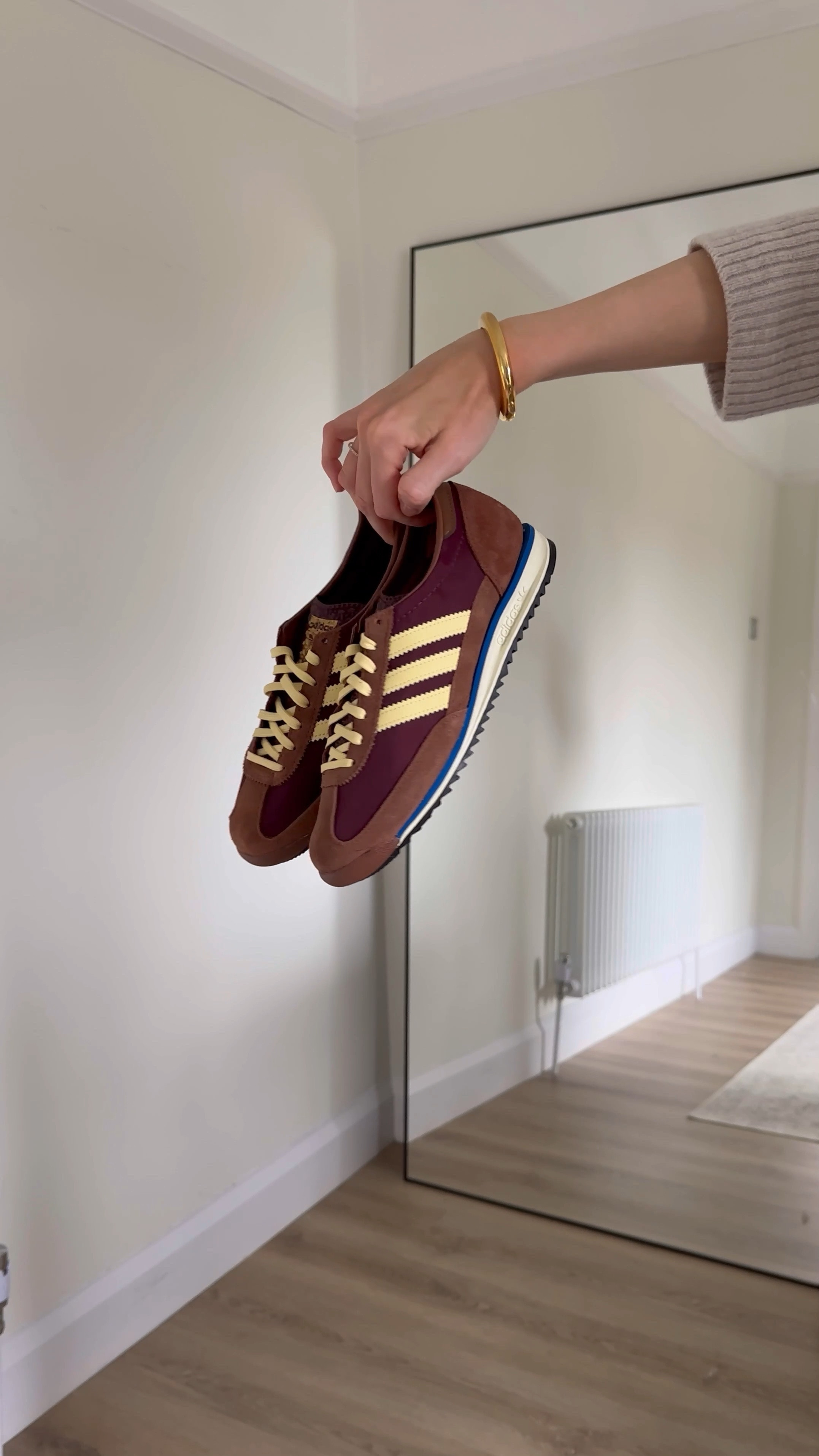 ad. Style the @adidas SL72 trainers with me! These are literally the perfect trainer for the new season, I've styled them here with some of my wardrobe staples and I know for a fact they're going to be glued to my feet for the whole of Autumn/winter!



Trainer styling, autumn wardrobe, new season, retro trainers, adidas originals, SL 72 trainers 

#LTKshoes #LTKautumn #LTKuk