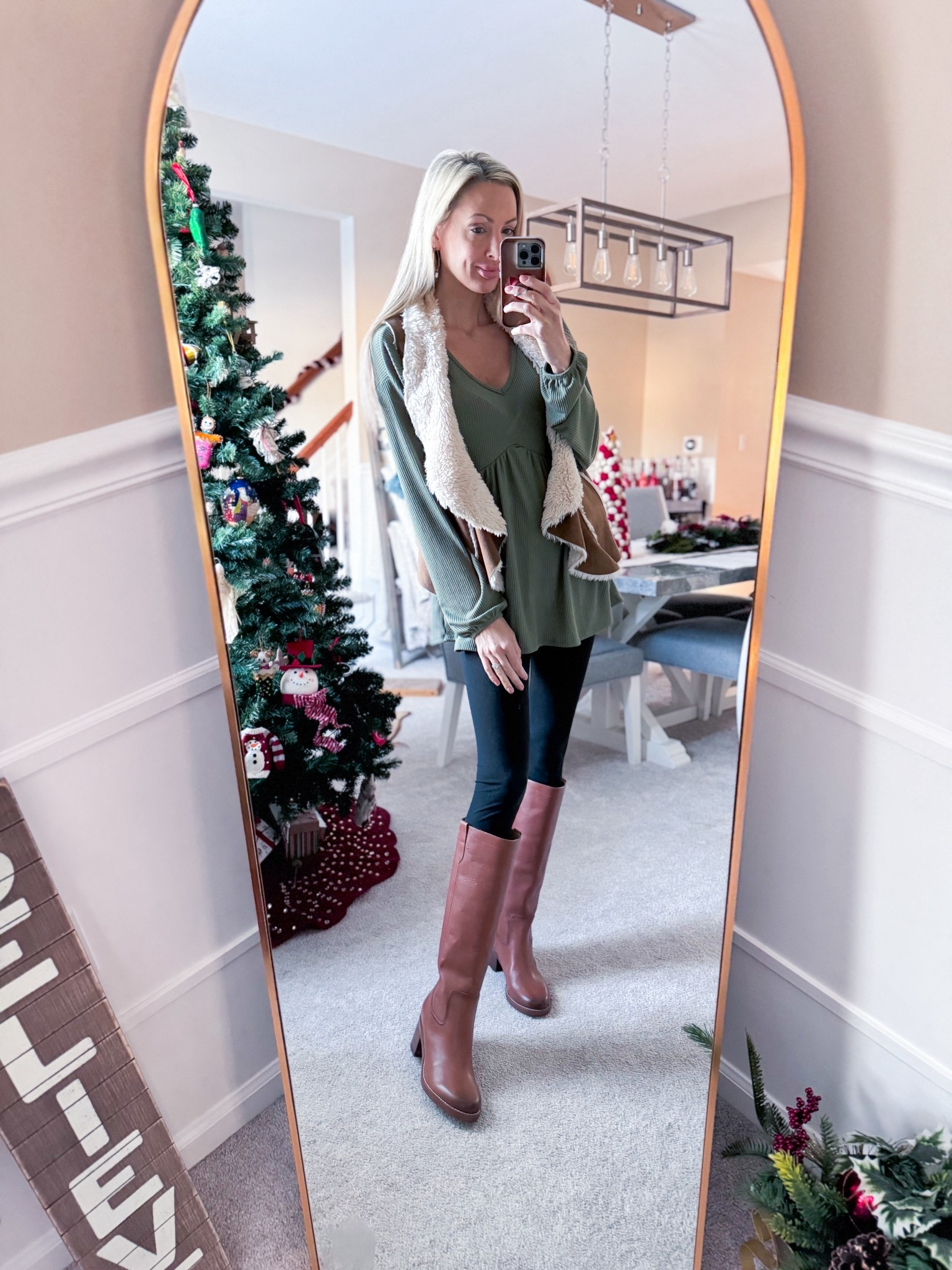 Riding boots
Tall boots

#LTKSeasonal #LTKootd #LTKSaleAlert