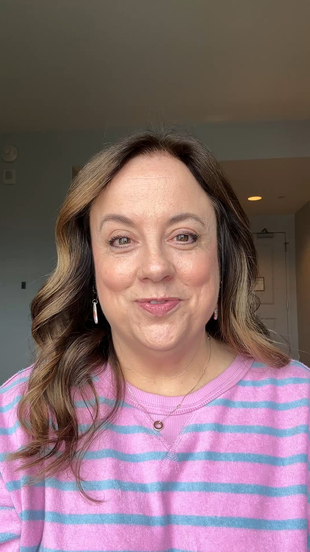 Eye definition using 3 products from @Laura Geller #gellergals
#lauragellerbeauty
#lauragellerambassadors
#earnyourglow