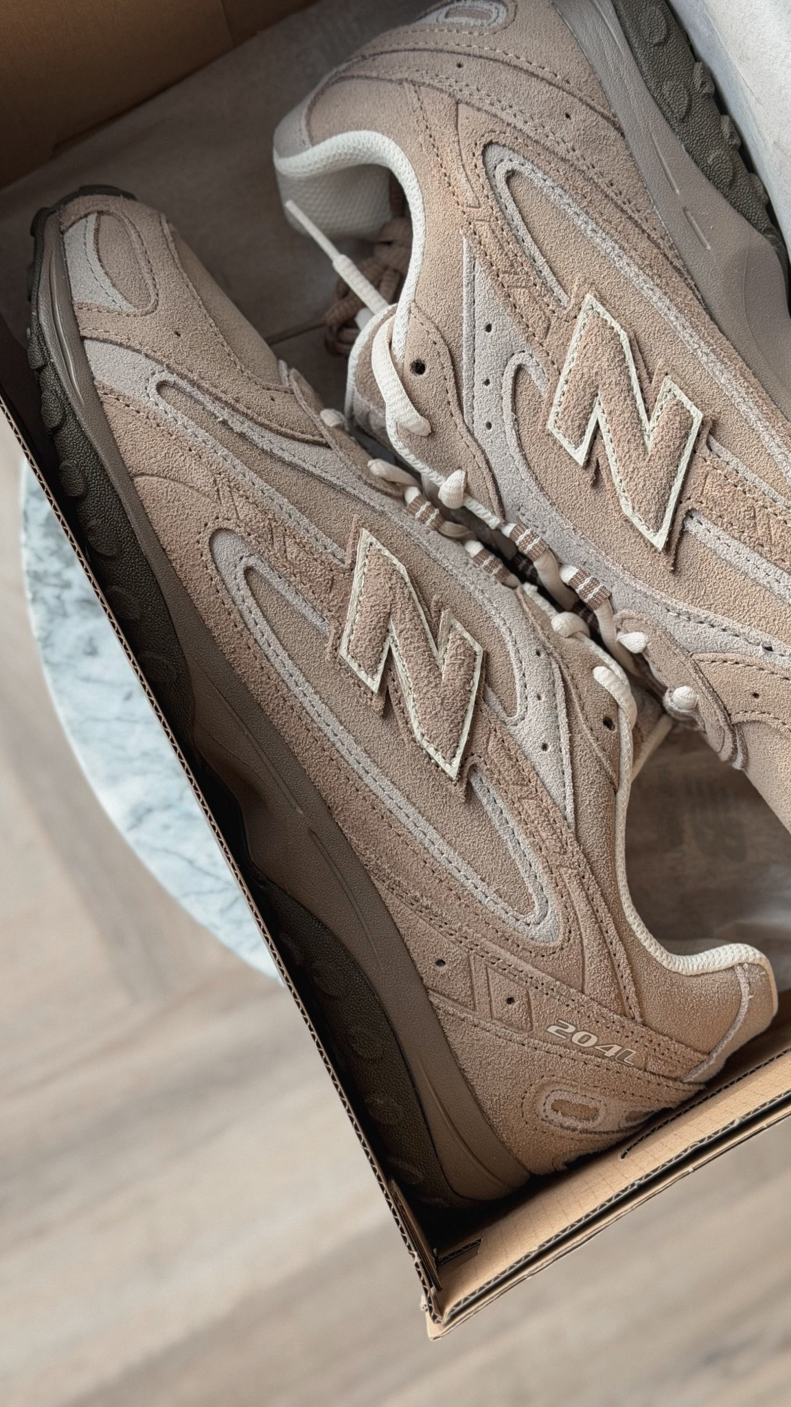 New balance 240l suede trainers 

#LTKeurope #LTKuk #LTKshoes