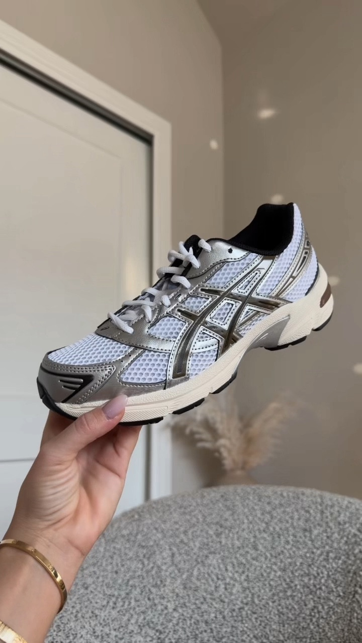 One of my favorite sneaker styles lately, so I had to grab another color 🤎 They’re so cute for everyday athleisure fits but also perfect for the gym. Super comfy and such a good workout shoe. I’ll have them 🔗 on my LTK in the shoe section!

#LTKfitnessgoals #LTKootd #LTKActive