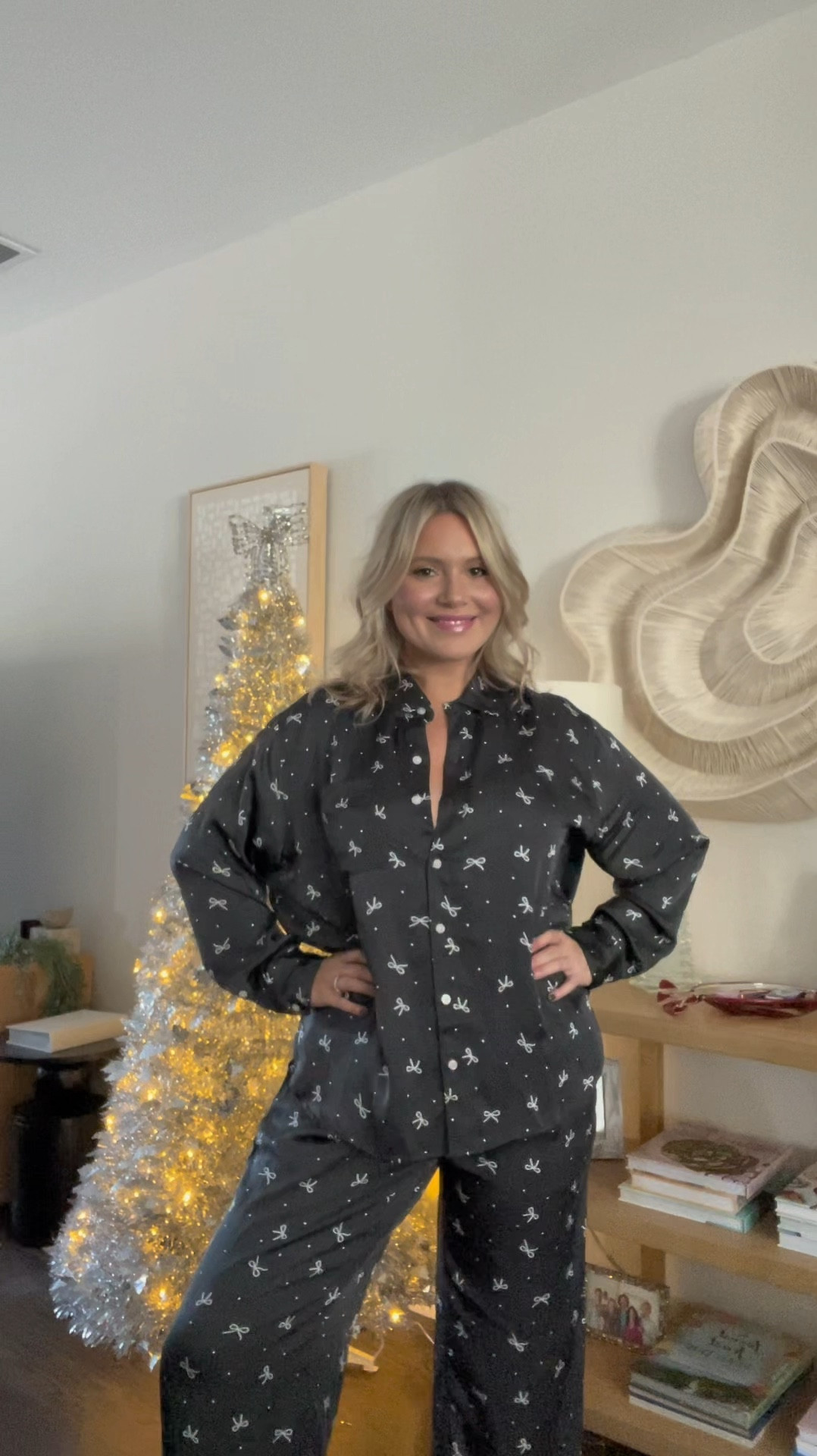 The cutest bow print pajamas of all time! I’m wearing small in the top and medium short in the bottoms (could have done small). 

#LTKSeasonal #LTKHoliday #LTKFindsUnder50