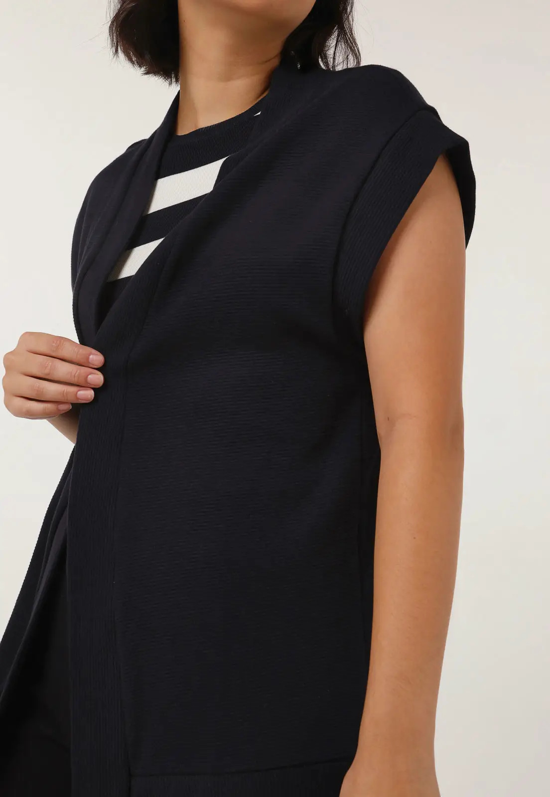 Colete Hering Liso Preto | Dafiti (BR)