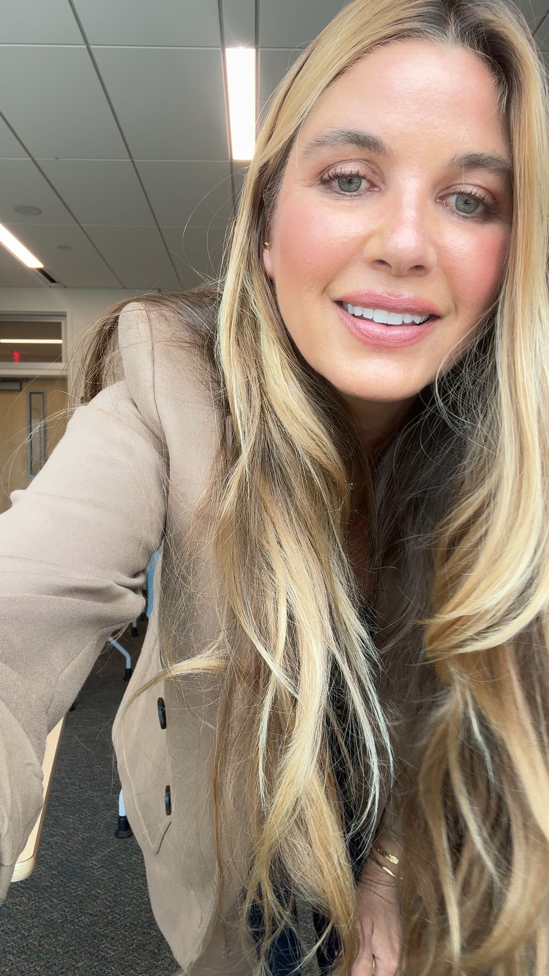 Blush: Honeymoon
Brush by Sweed 
Jeans: 27

#LTKBeauty #LTKdayinmylife #LTKWorkwear