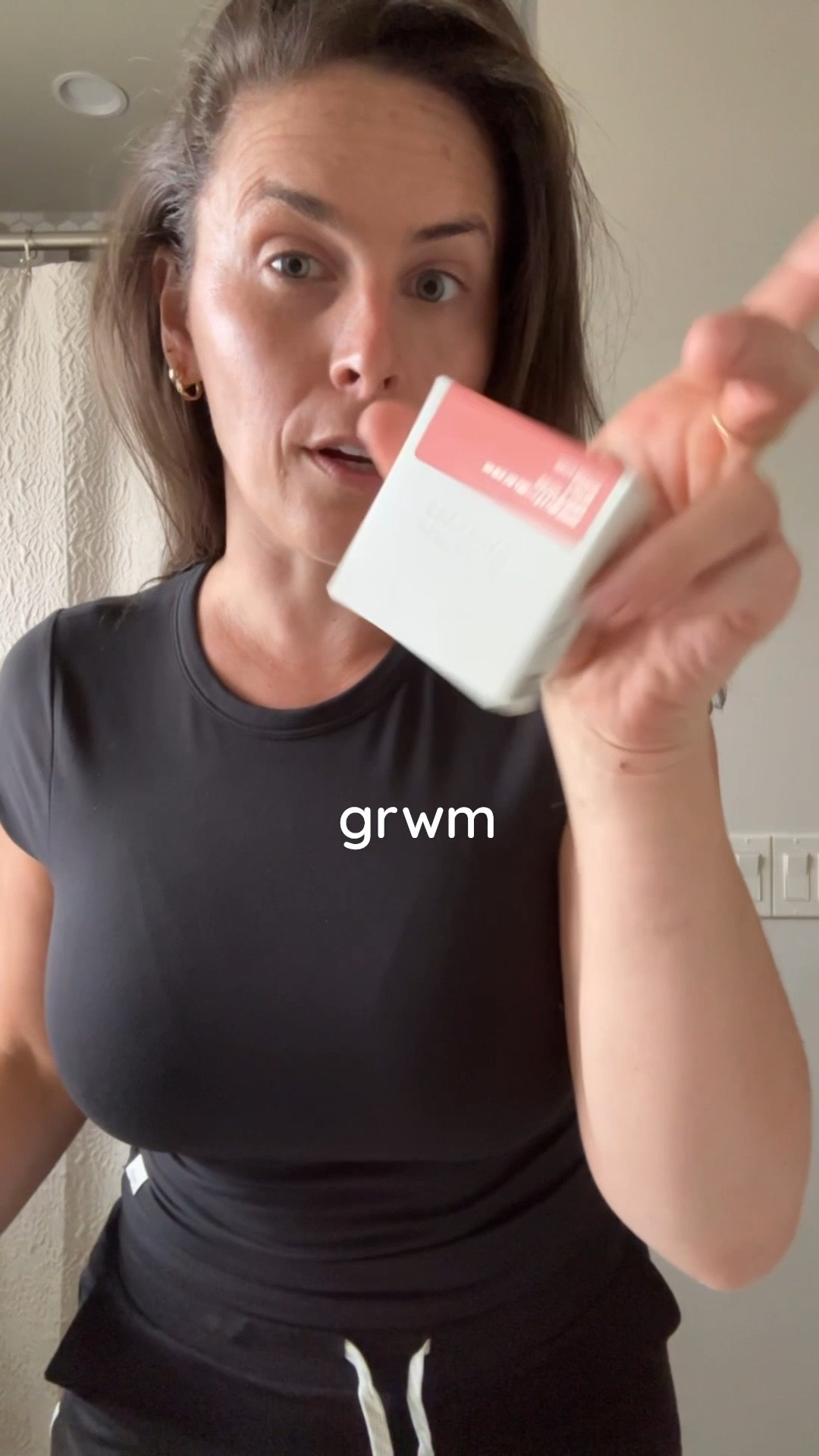 Grwm & let’s try my new haus labs blush ! Obsessed with it, the perfect peach for a good summer glow ✨ #hauslabs #grwm #vuori

I wear M pants + S top

#LTKSummerEdit #LTKBeauty #LTKStyleTip