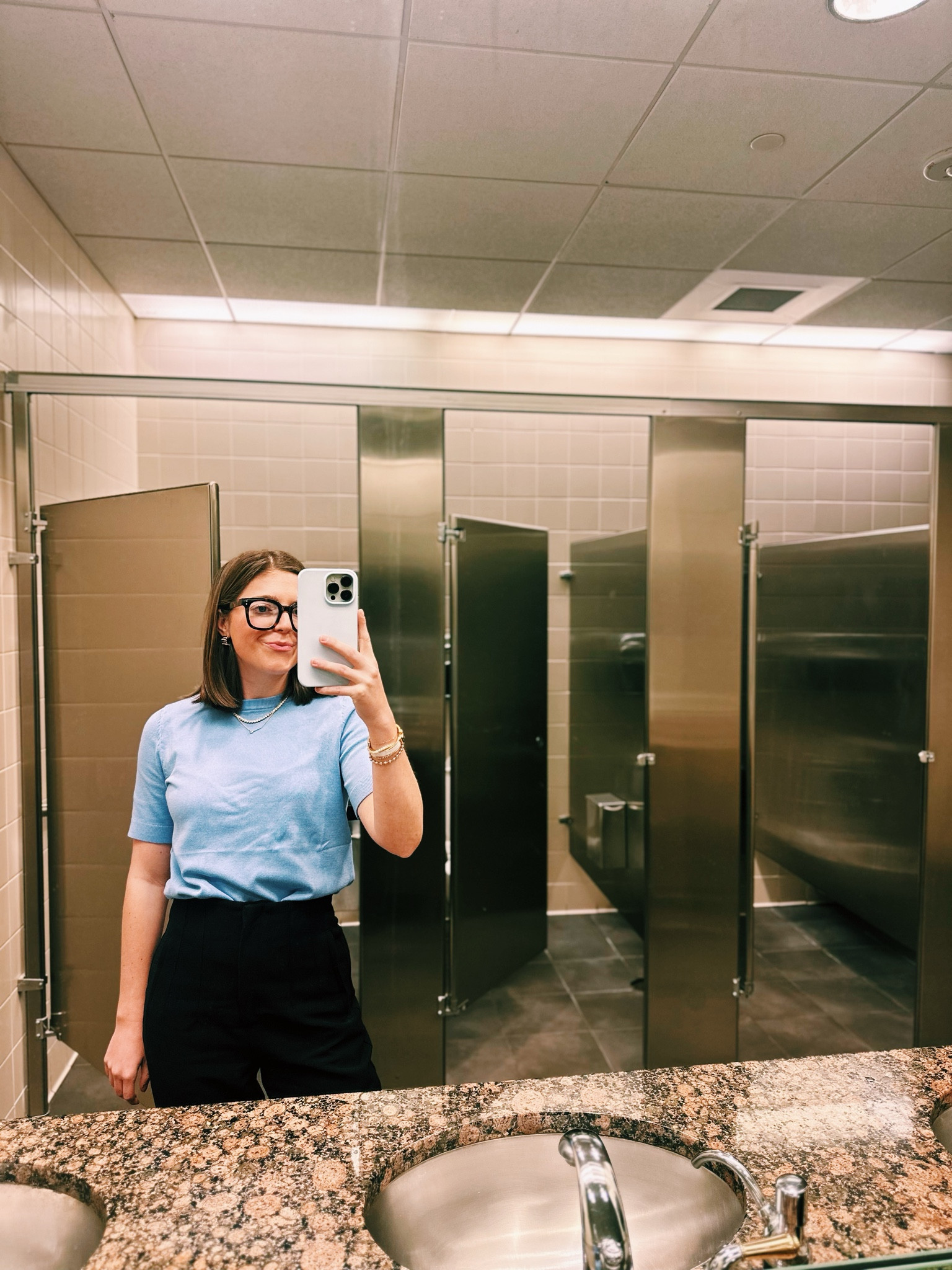 work fit 🥸💙

#LTKStyleTip #LTKFindsUnder50 #LTKFindsUnder100