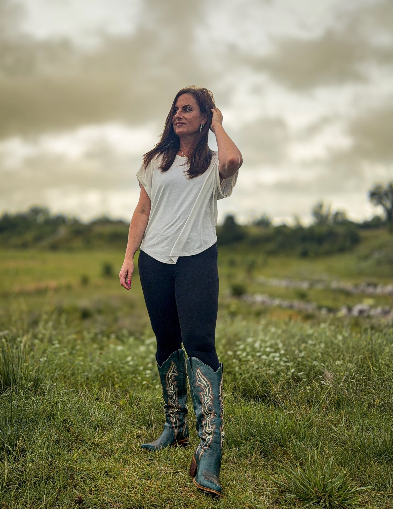 A quality tee, the best fitting leggings & show stopping boots & jewelry. Exactly my style. 🤎💎🌾

Boots are almost exact. The ones I’ve linked just don’t have the little gold studs. I went up half a size.
Tee & leggings are TTS. Wearing a medium in both. 
Jewelry is all Melinda Maria and has a lifetime guarantee 💎