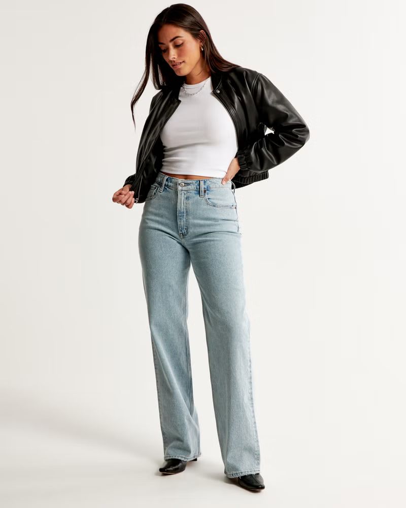 Women's Curve Love High Rise 90s Relaxed Jean | Women's Bottoms | Abercrombie.com | Abercrombie & Fitch (UK)