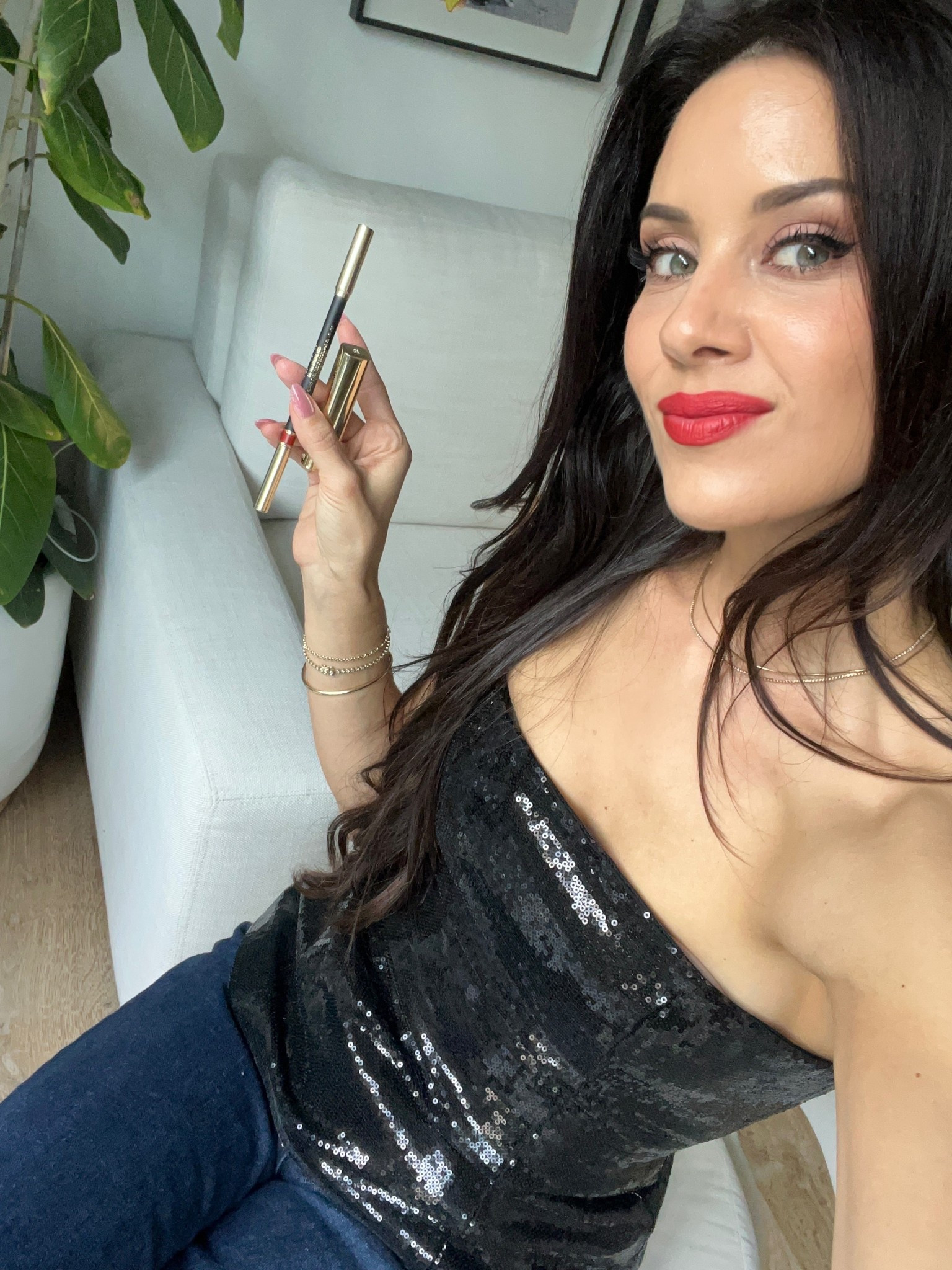 Sequins and red lips please. Love this lip liner, lipstick combo from @dolcegabbana_beauty. It comes in this gift set that's perfect to gift yourself ;) or gift your friends #DGHoliday #DGBeauty #DGMakeup #ad