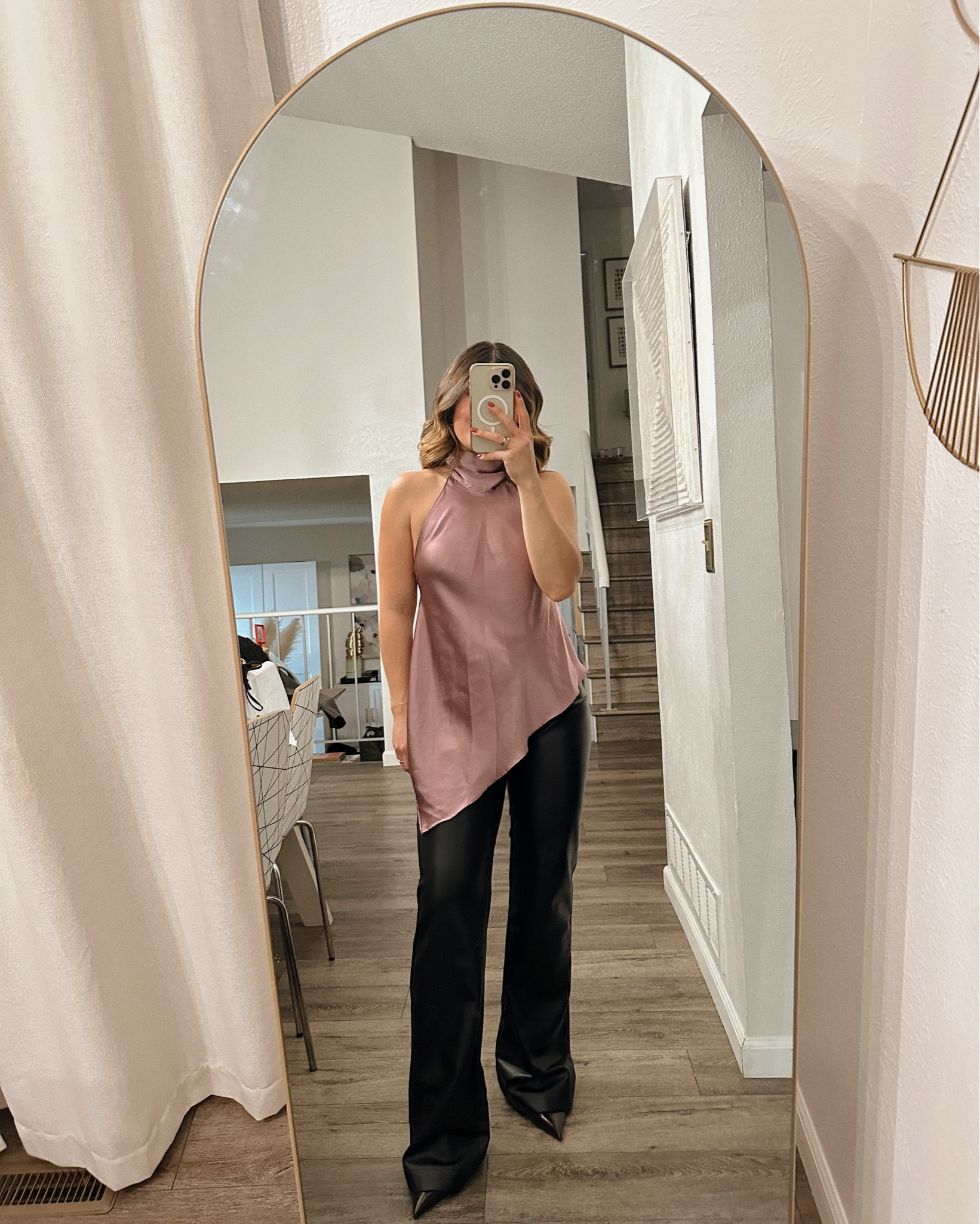 Such a cute top! The open back is everything!!! 
Pants are on sale for $29🤌🏻
Top size xs
Pants size small

#LTKParties #LTKSaleAlert #LTKHoliday