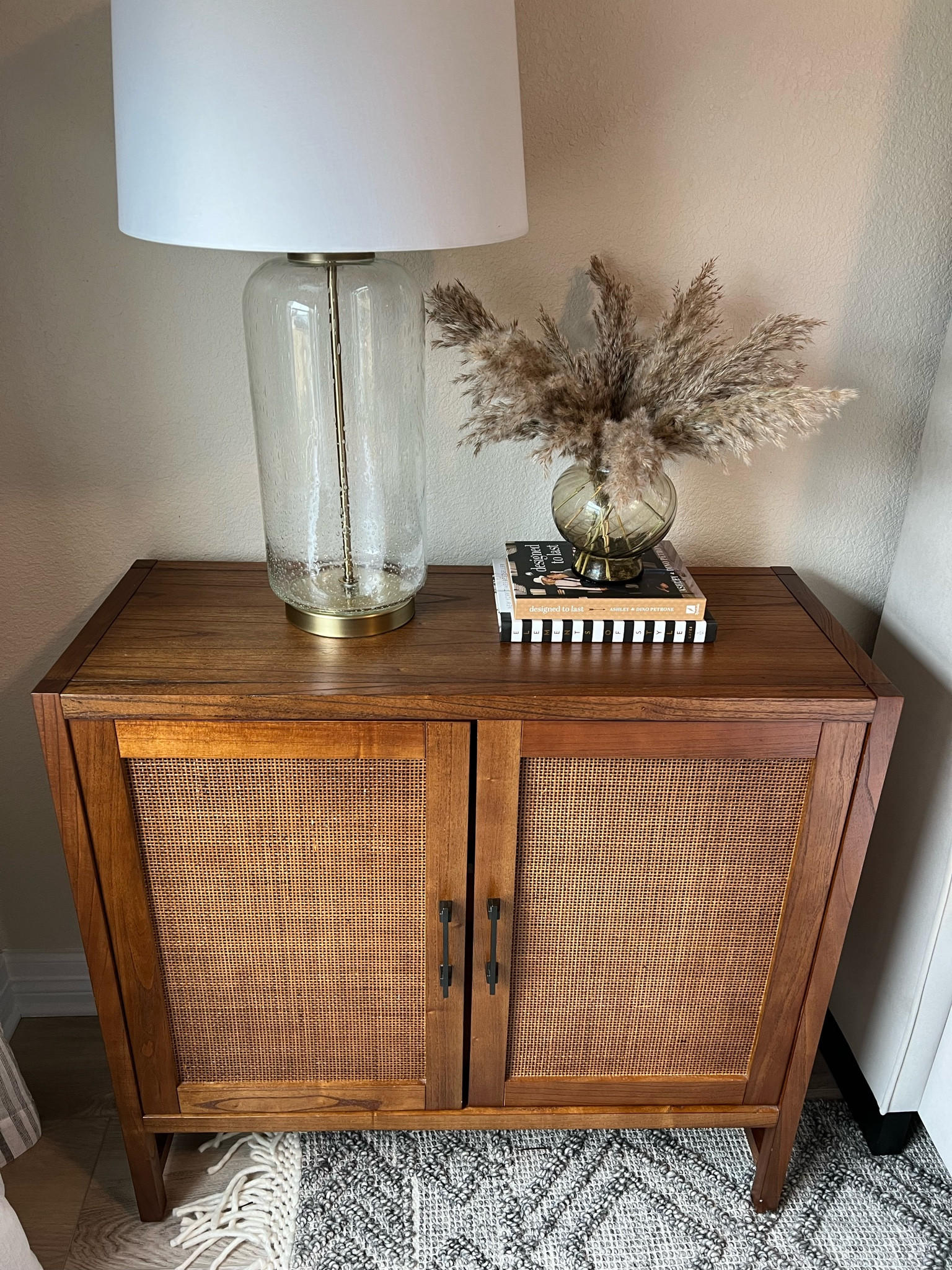 That natural light ✨ gets me every time. 



Target
Studio McGee
Boutique Rugs
Living Spaces
Bedroom 
Nightstand 
Side table
Cane 


#LTKunder100 #LTKstyletip #LTKhome