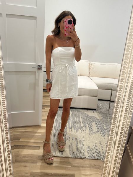 White linen mini dress romper size xxs petite 

#LTKFindsUnder100 #LTKSaleAlert #LTKFindsUnder50