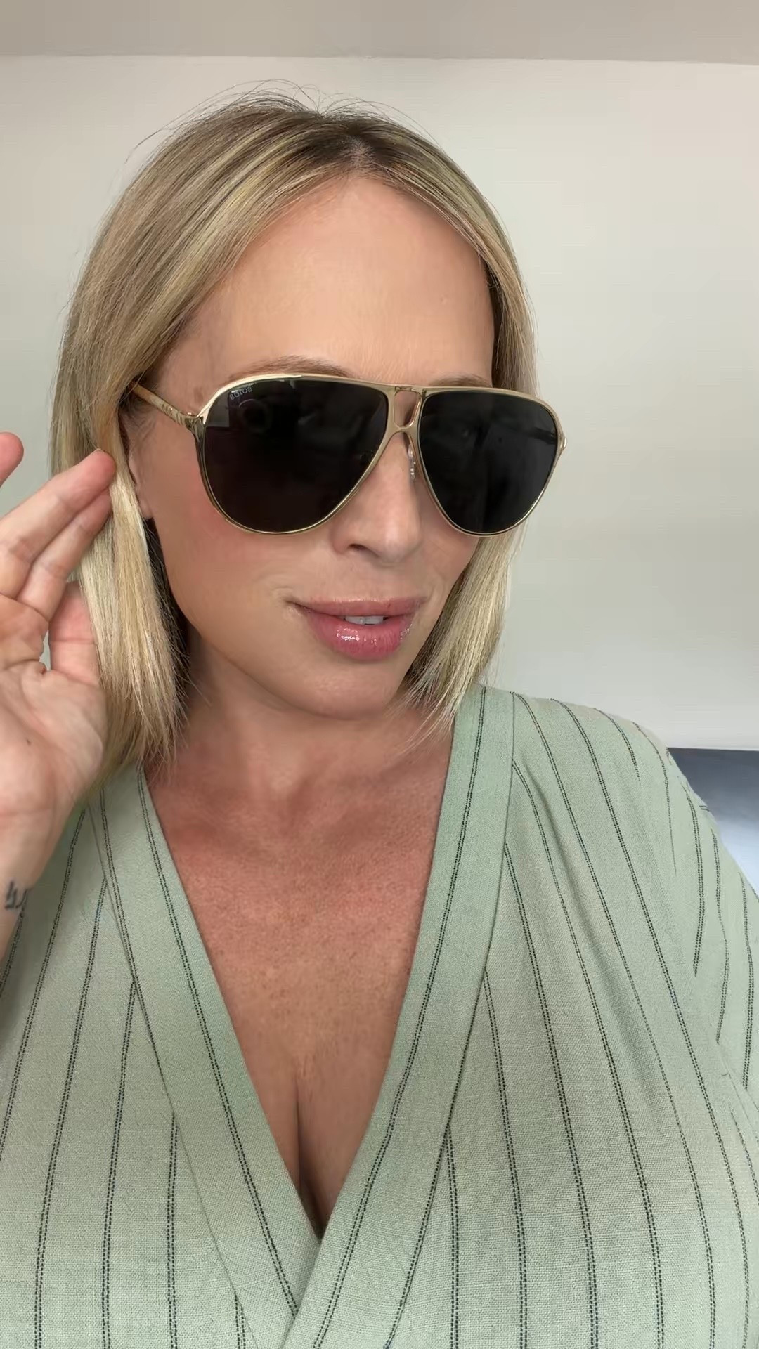Sunglasses

#LTKgrwm #LTKootd #LTKSeasonal