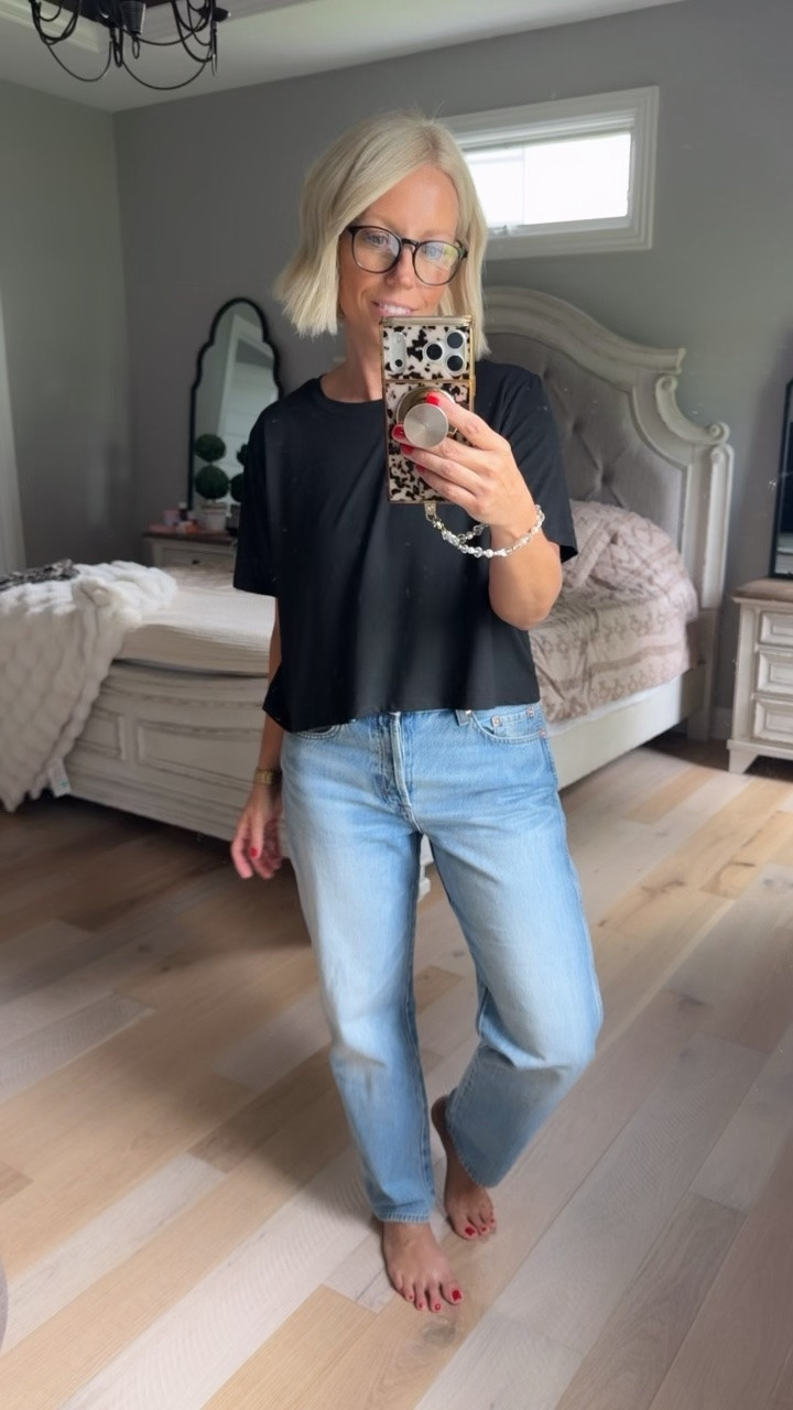 The love the comfy, relaxed fit of these jeans!!! They come in 3 lengths too!!
⬇️⬇️⬇️
Jeans size 4 regular (I’m 5’4”) - jeans run roomy
Tee size medium

#LTKSaleAlert #LTKootd #LTKmomlife