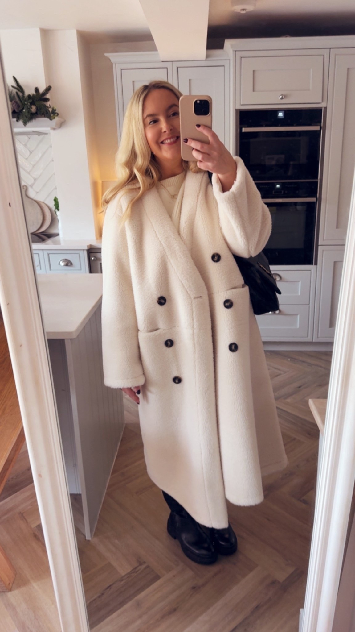 Cosy outfit of the day this coat makes me feel like a polar bear! In the nicest possible way! It’s made from
Borg I love it! I’m wearing a large and I’m a 14
Love Jade xxxx

#LTKfestive #LTKmidsize #LTKwinter