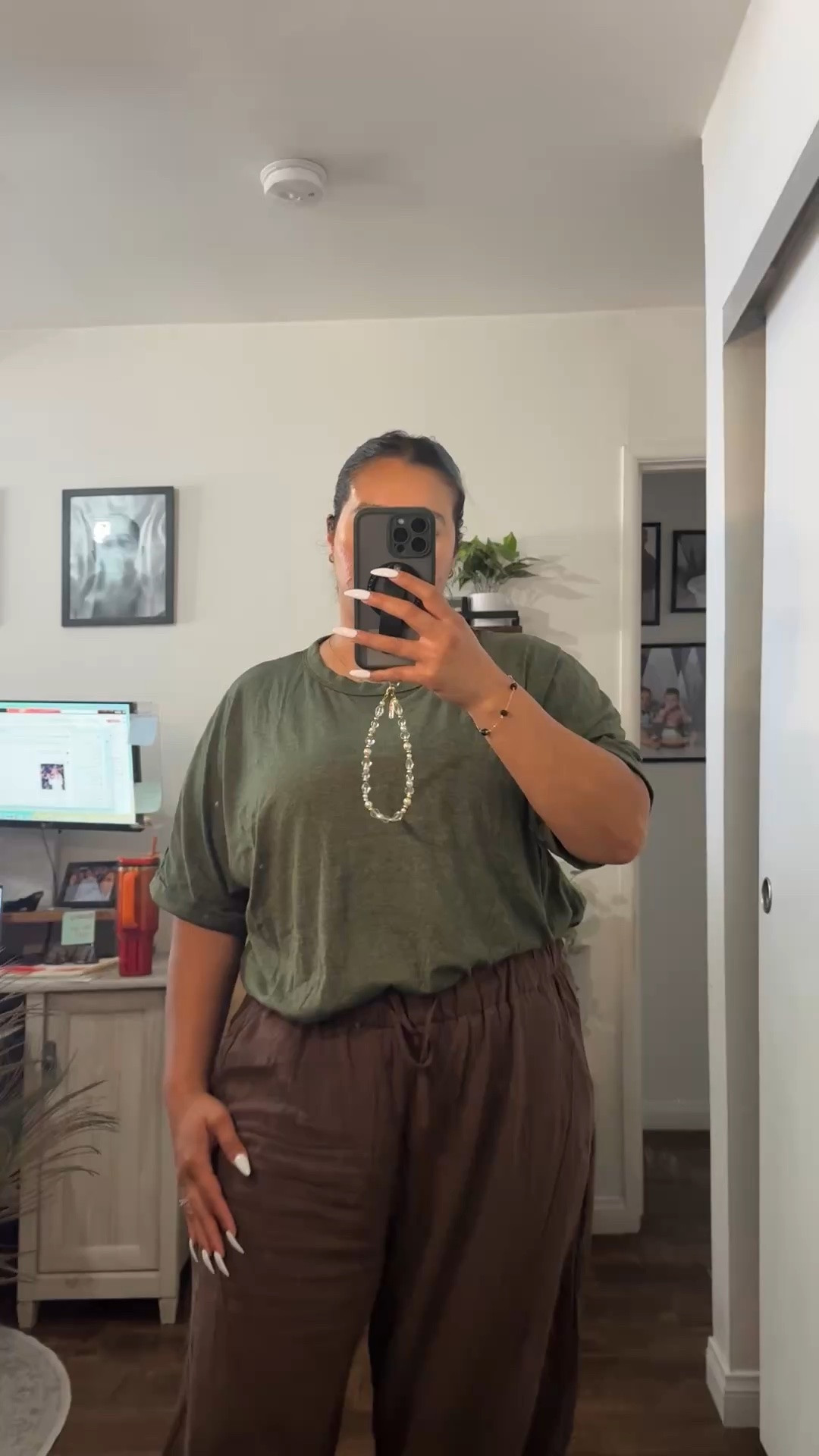 Summer outfit I’m wearing as midsize mom who works from home. 

Shirt - large / runs big / super comfortable 
Linen pants - XL/ runs big / elastic waistband/ tummy friendly 

Midsize outfit 
Curvy fashion
Mom outfit 
Summer outfit 
Casual outfit 
Comfy outfit

#LTKootd #LTKMidsize #LTKPetite

#LTKootd #LTKMidsize #LTKPetite