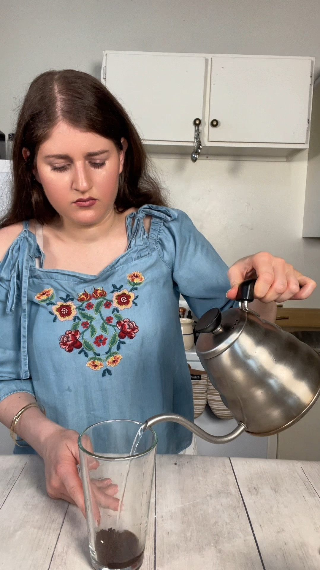 This gooseneck kettle and set of measuring cups are kitchen staples I’ve used for years to make lattes. For this Spanish latte l suggest also using the milk frother linked to whisk the coffee and condensed milk. 