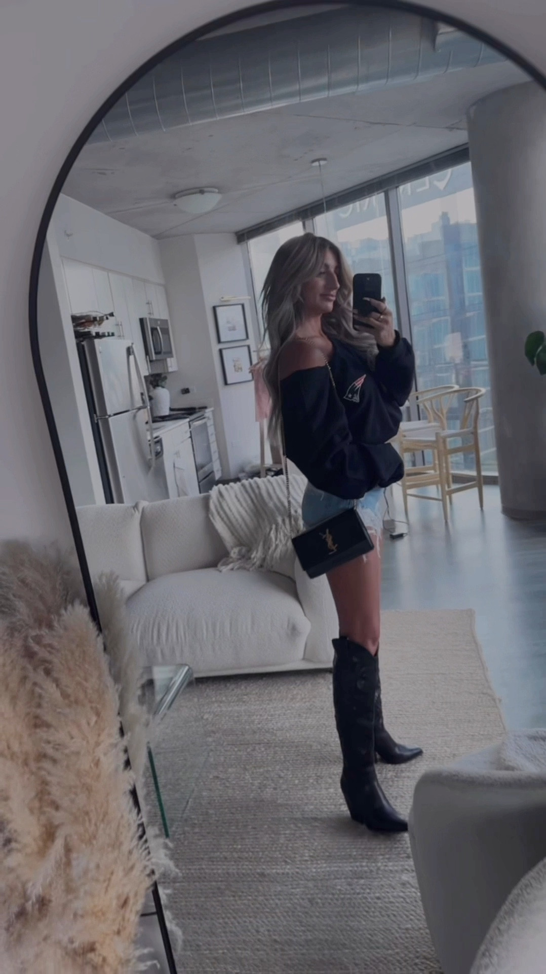 Football Game Day Outfit

Football Outfit, Football Season, Gifts for Her, Family Photos, Fall Outfits, Wedding Guest Dress, Jeans, Boots, Eras Tour Outfit, Coffee Table, Halloween, Christmas

#LTKSeasonal #LTKShoeCrush #LTKFindsUnder100