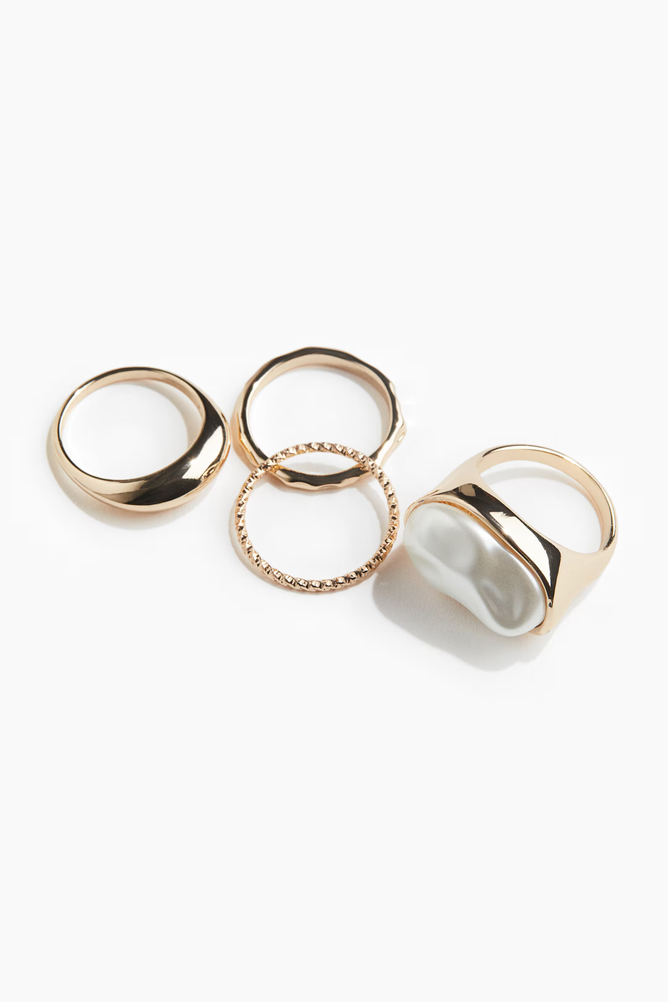4-pack rings - Gold-coloured - Ladies | H&M GB | H&M (UK, MY, IN, SG, PH, TW, HK)