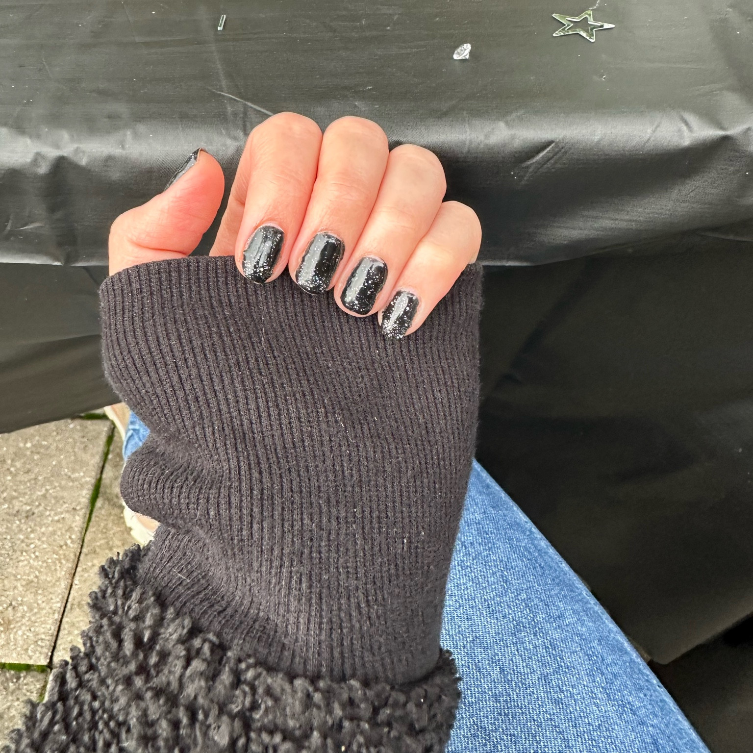 Halloween nails, black nails, sparkly nails, gel nails, diy nails, 