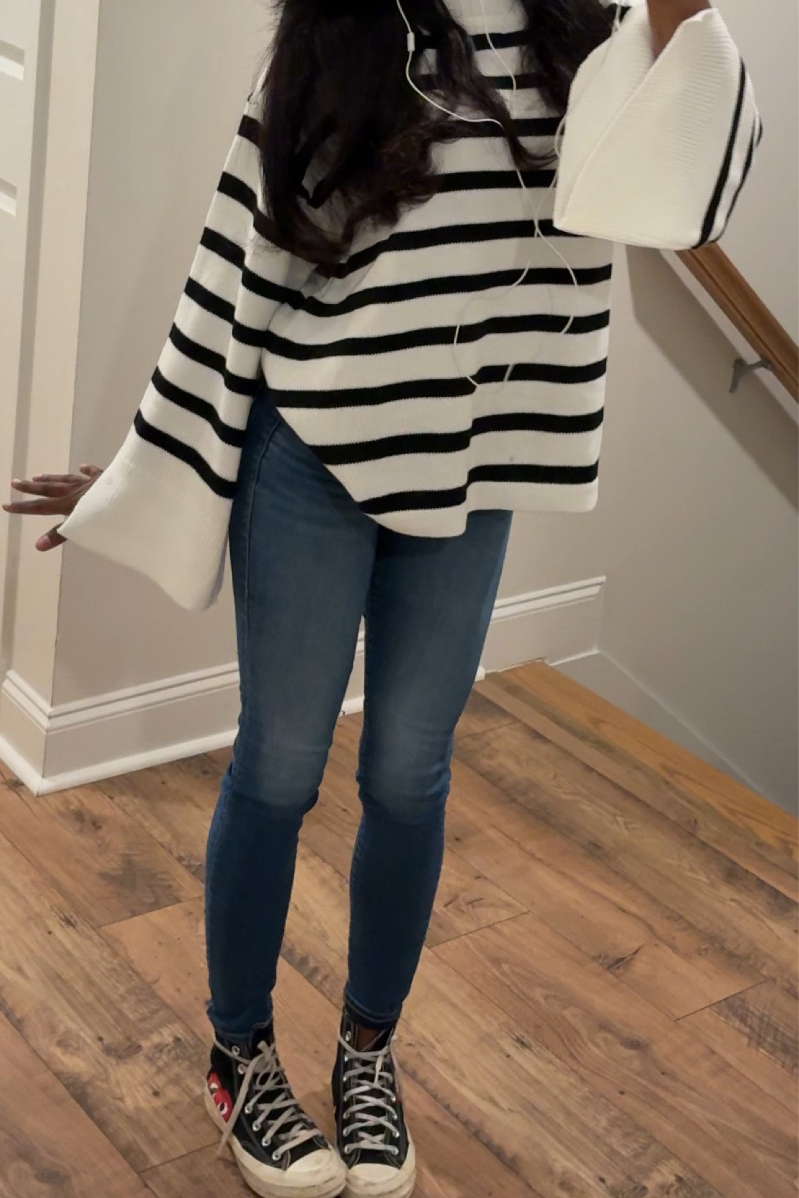 everyday style easy chic outfit  🐈‍⬛❤️ details: Comme des Garcons converse + true religion Halle mid rise super skinny jeans 👖 

#LTKWorkwear #LTKgrwm #LTKdayinmylife