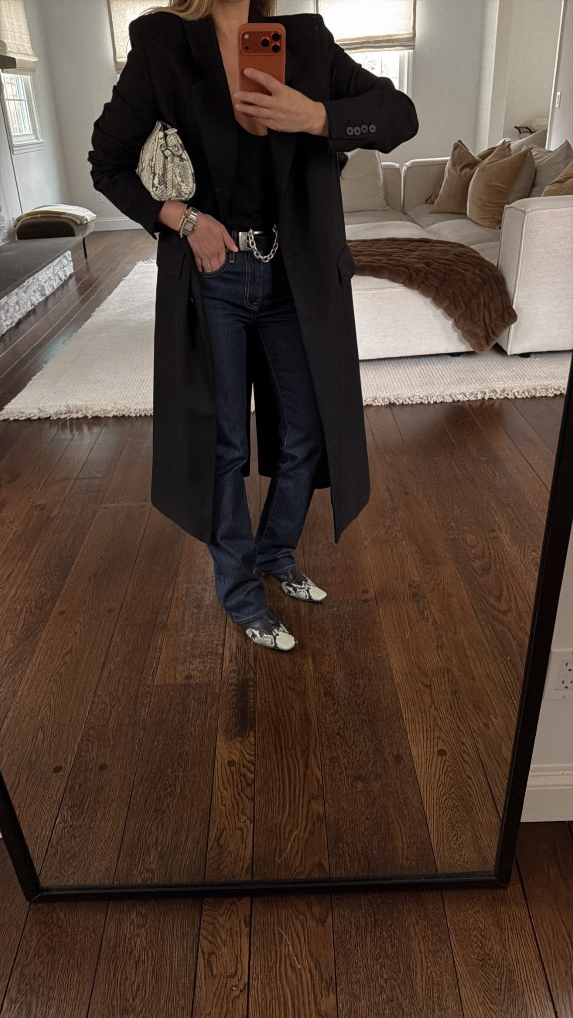 Girls dinner! Xx 

Jacket old Zara linking similar 
Belt sold out linking similar! 
Jeans tts 
Boots khaite tts 
Tank Xs I also own the white it's a great easy night out tank layered under a light jacket 