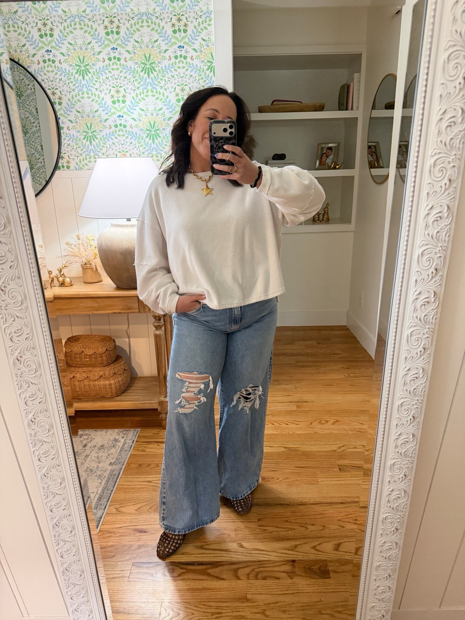 Midsize ootd with my favorite jeans from @levi wearing size 32

#LTKdayinmylife #LTKootd #LTKMidsize