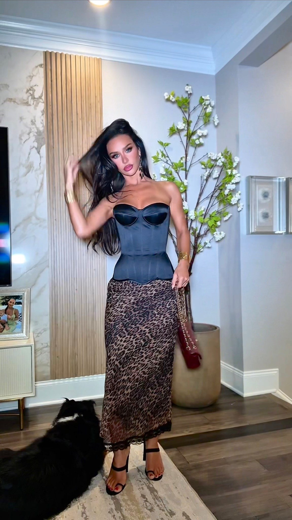 Corset is from statnaia 🖤 date night 