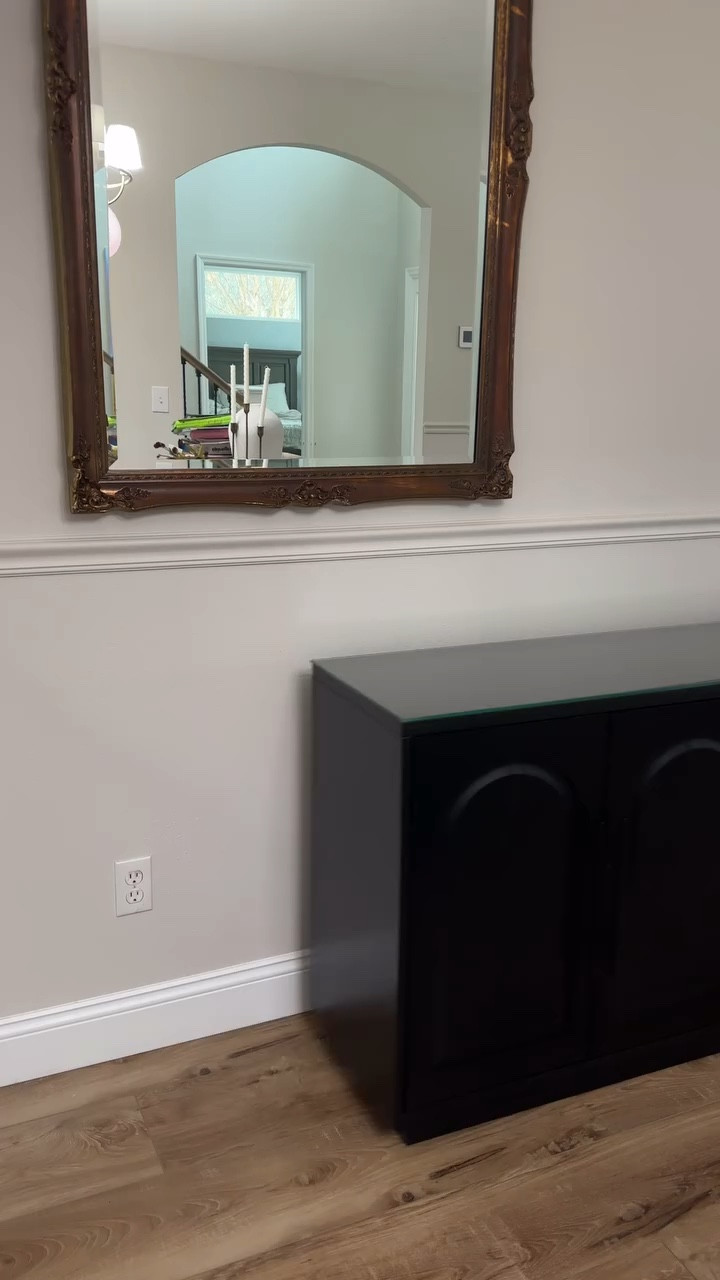 She’s big, and she’s beautiful!! The classic black console table from @hernest_official is next level! #hernest#bloomintohernest Chris literally said, that is sexy! Okayyyyyyyyyy, I hear youuuuuuuu. And indeed, she is!