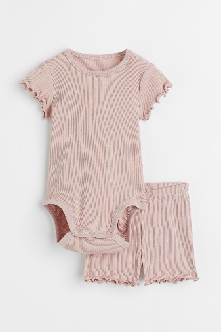 Set with a bodysuit and shorts in soft, ribbed cotton jersey. Short-sleeved bodysuit with conceal... | H&M (US)