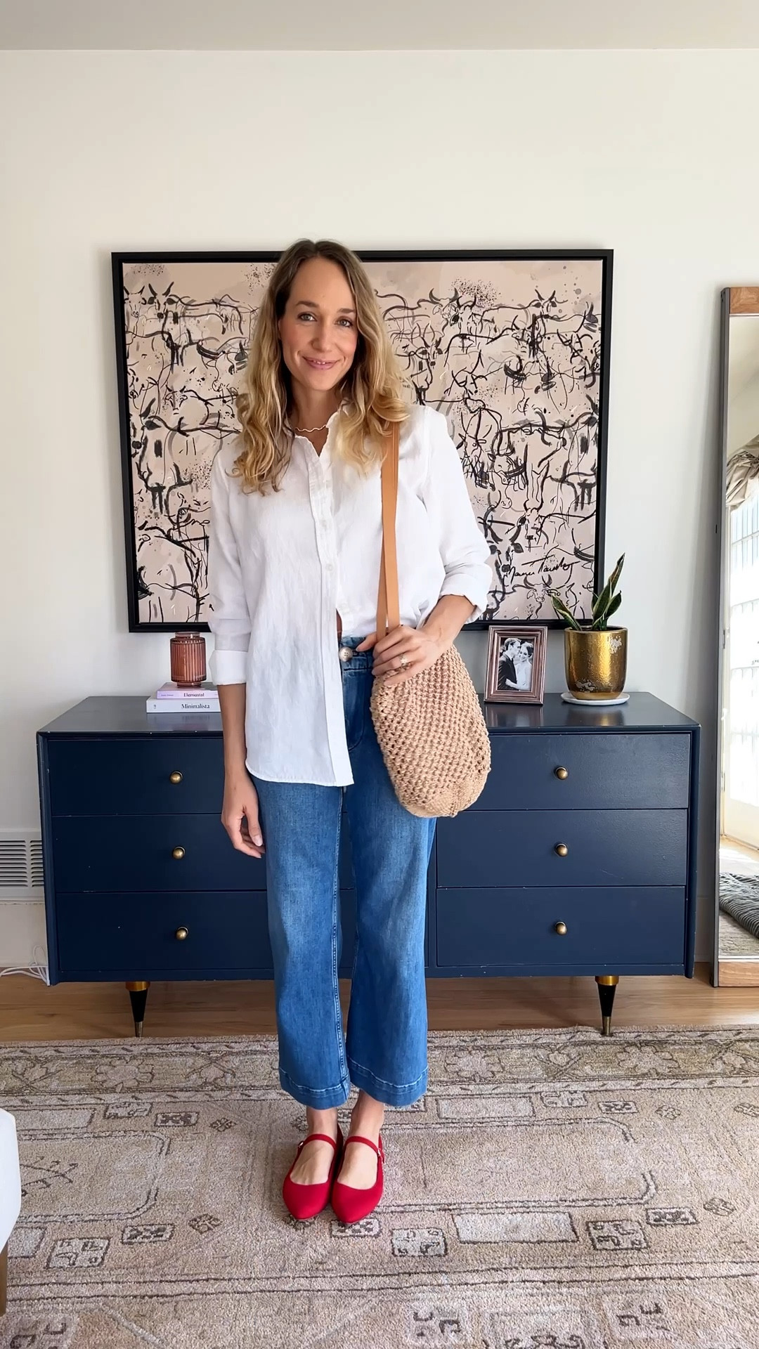 Easy everyday look with linen shirt, cropped jeans and red ballet flats 