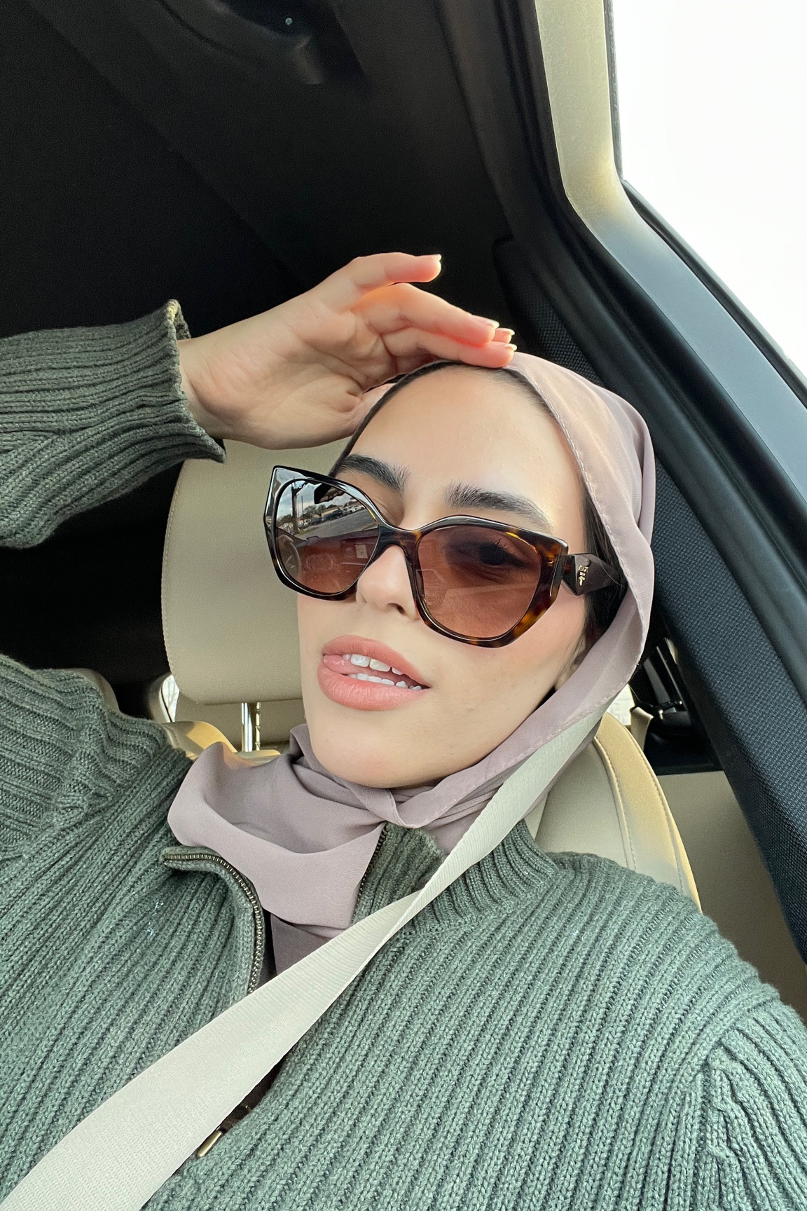 Shades 🕶️

#LTKbeauty #LTKstyletip #LTKfit