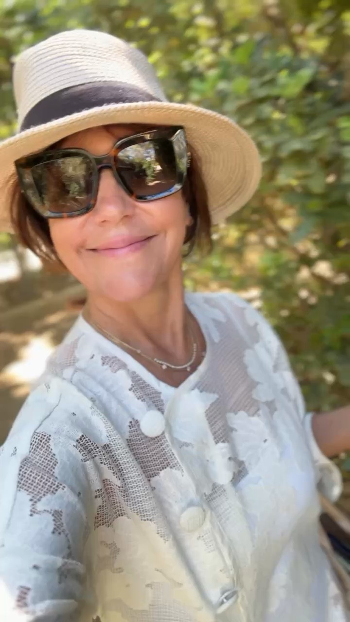 I’ve been wearing this on every vacation recently! @Tuckernuck has the best coverups and dresses for vacation! 🤍

#TuckernuckPartner