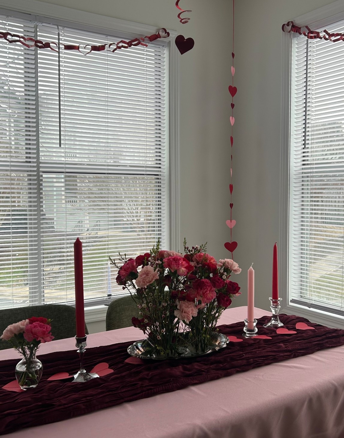 valentines tablescape 💝 


#valentines #datenight #dinnertable #tablescape #dinnerparty #candles 

#LTKHome #LTKWedding #LTKdayinmylife