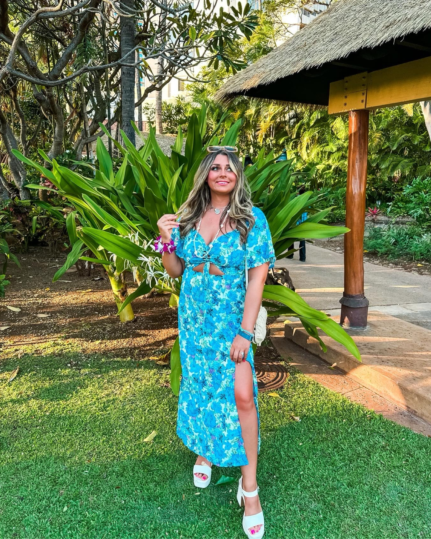 Vacation Amazon outfit 🦋


Amazon dress
Vacation dress
Floral dress
Wedding guest dress
White heels 
Summer dress 

#LTKSeasonal #LTKsalealert #LTKmidsize