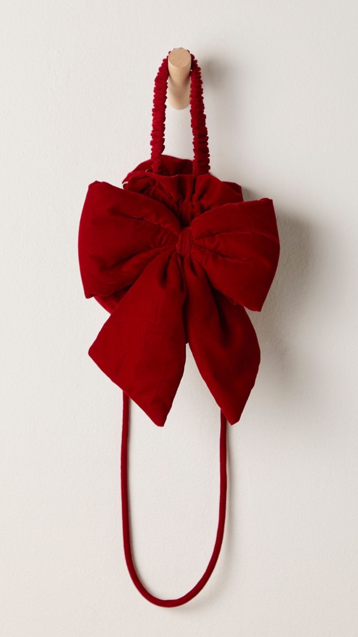 Holiday handbag

#LTKGiftGuide #LTKHoliday