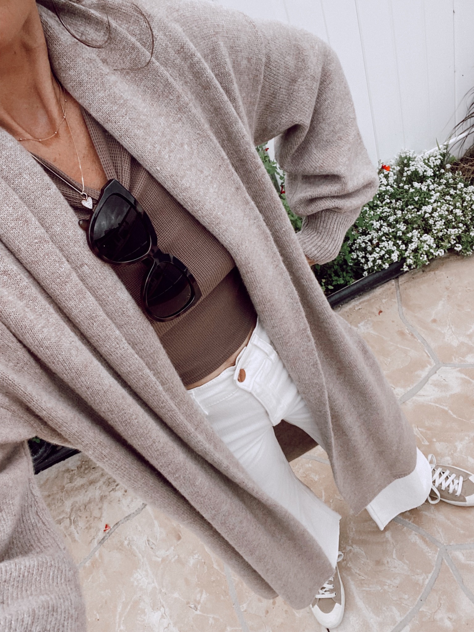 Swapped the lounge pants for white wide legged pants to head out 

#LTKstyletip #LTKSeasonal