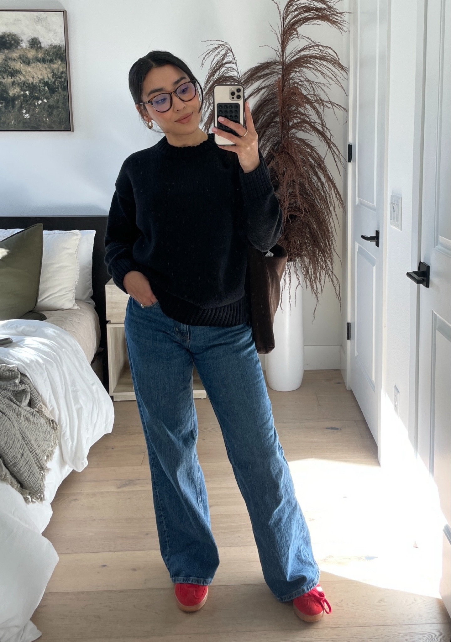 Jeans size 4. 5’2” ~115