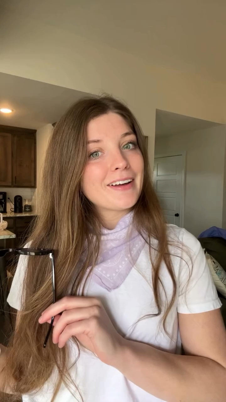 the best sunglasses!!! affordable, chic, & actually stay on my face! linked in my LTK, if you wanna match🙈

@otraeyewear #otraeyewear #ad