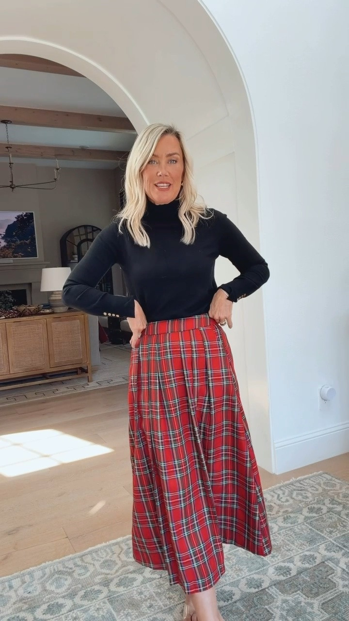 Can’t wait to wear this to our next holiday party! 

Top: xs
Skirt: xs