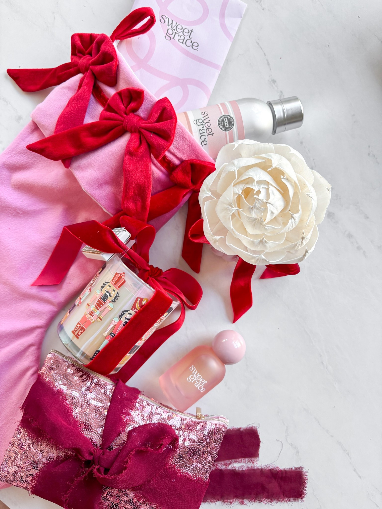 The prettiest @bridgewatercandles hostess gifts! Everything is 15% off
For Black Friday! #ad #sweetgrace #bridgewatercandles #giftsweetgrace