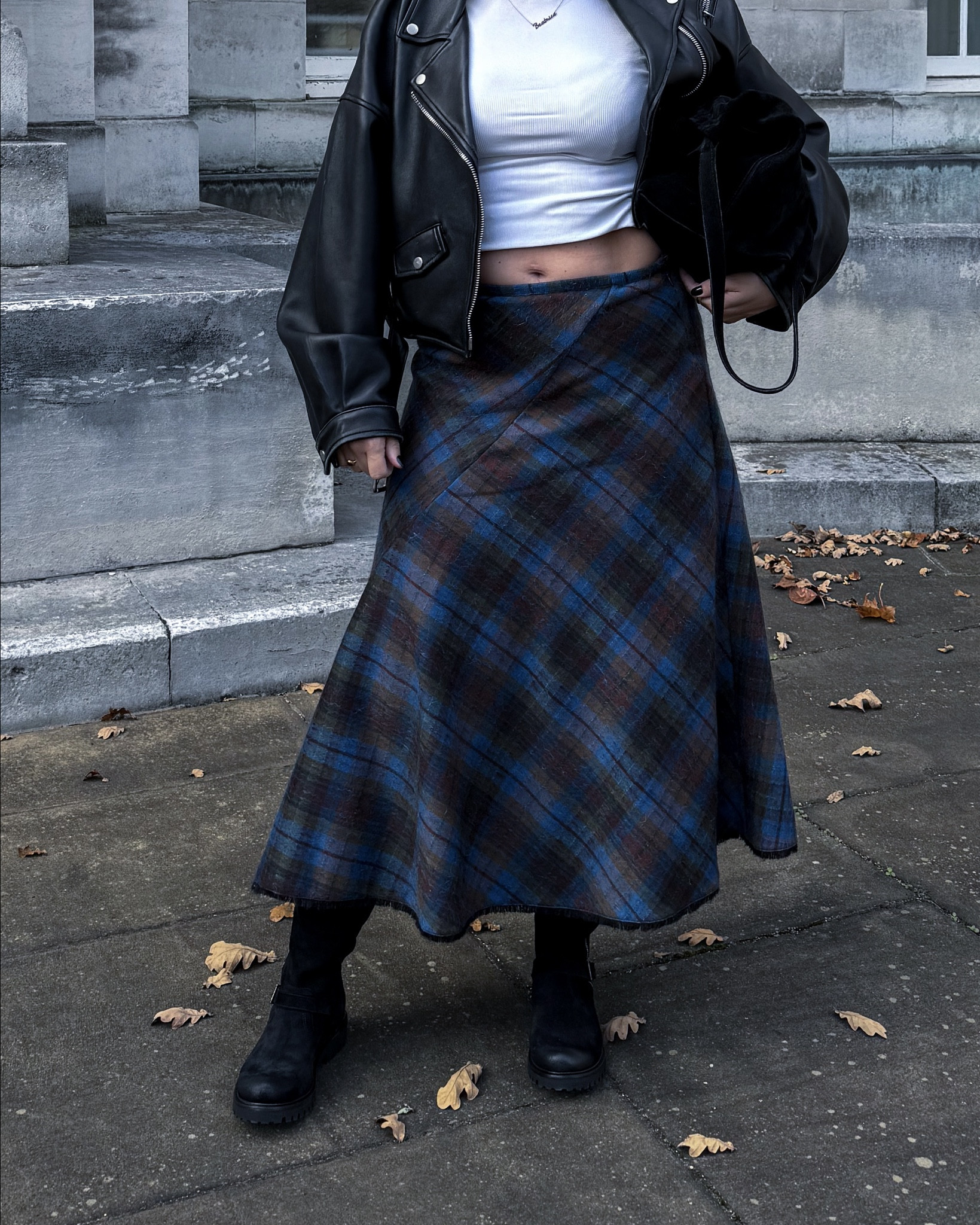 Hoping I can link these pieces, but if not I’ll link as similar as I can 

Winter style, winter look, winter fashion, Brora, check skirt, midi skirt, leather jacket

#LTKuk #LTKwinter #LTKmidsize