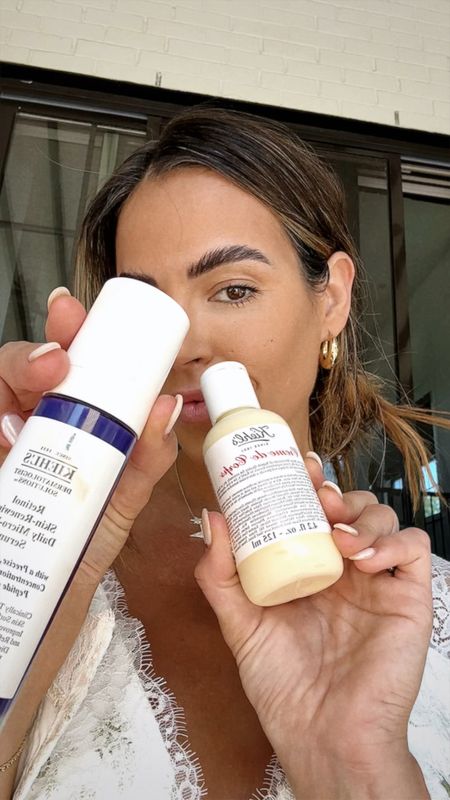 My TOP 3 from kiehls :
1. Retinol serum
2. Crème de corps crème 
3. Super multi corrective cream 

From a Skincare brand that I have trusted for over 20 years. Using the retinol on my face both day and night and loving it!! 

@kiehls #kiehlspartner 
