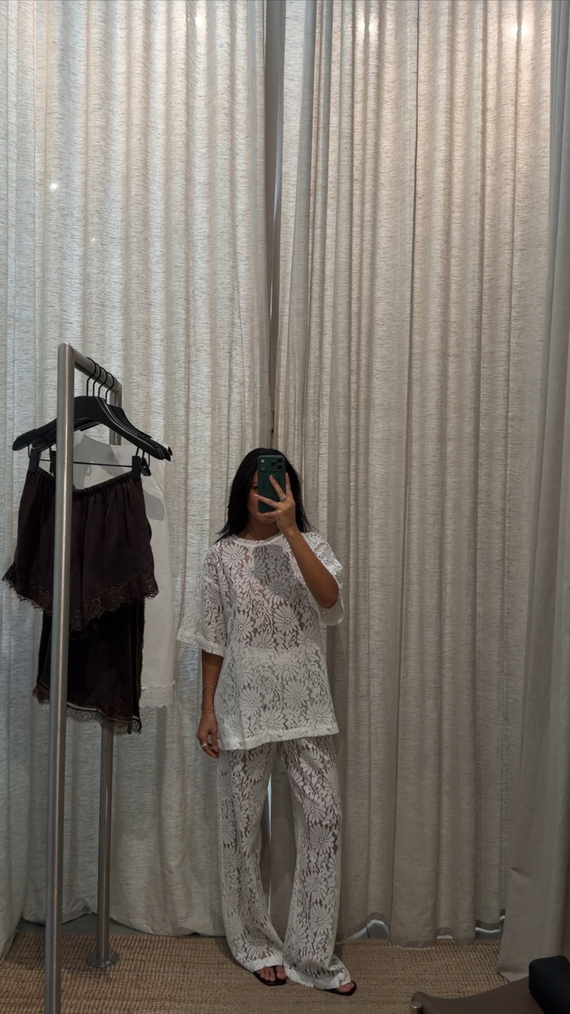 DISSH spring styles | white flower tee and pants 

#LTKootd #LTKdayinmylife #LTKSpringSale