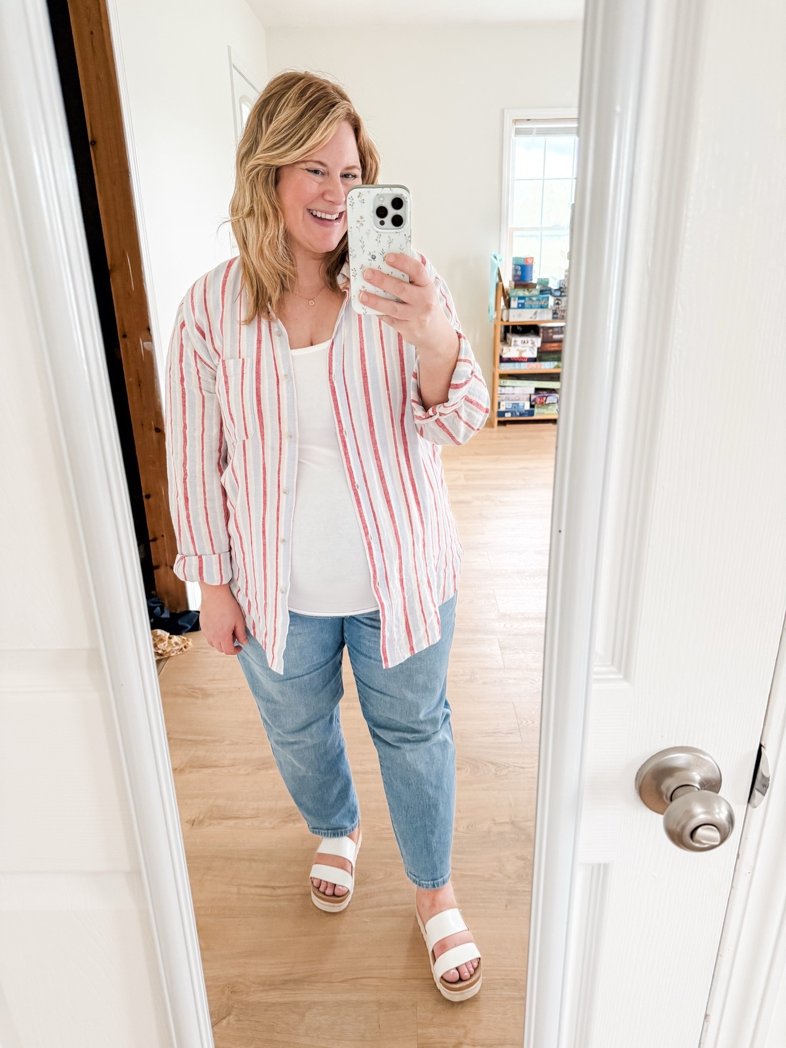 Wearing an XL in my linen button down and my tank.  I’m wearing the maternity version. My jeans are the OG straight maternity but this wash is sold out.

#LTKBump #LTKMidsize #LTKSeasonal