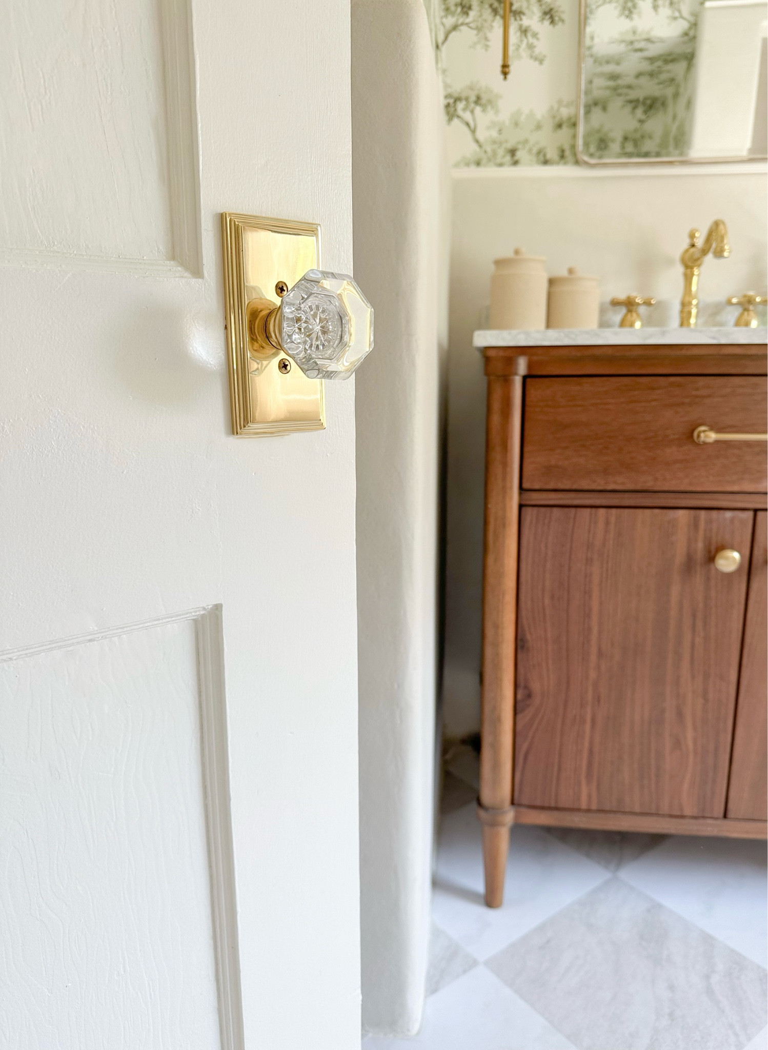 All of the links to everything in our bathroom ✨



#LTKSaleAlert #LTKHome #LTKFindsUnder50