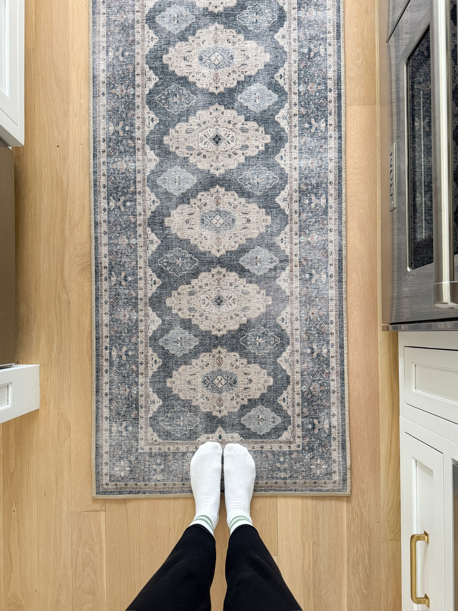 20% off my machine washable runner!

Home decor, kitchen decor, kitchen rug, washable rug

#LTKHome #LTKSaleAlert #LTKU
