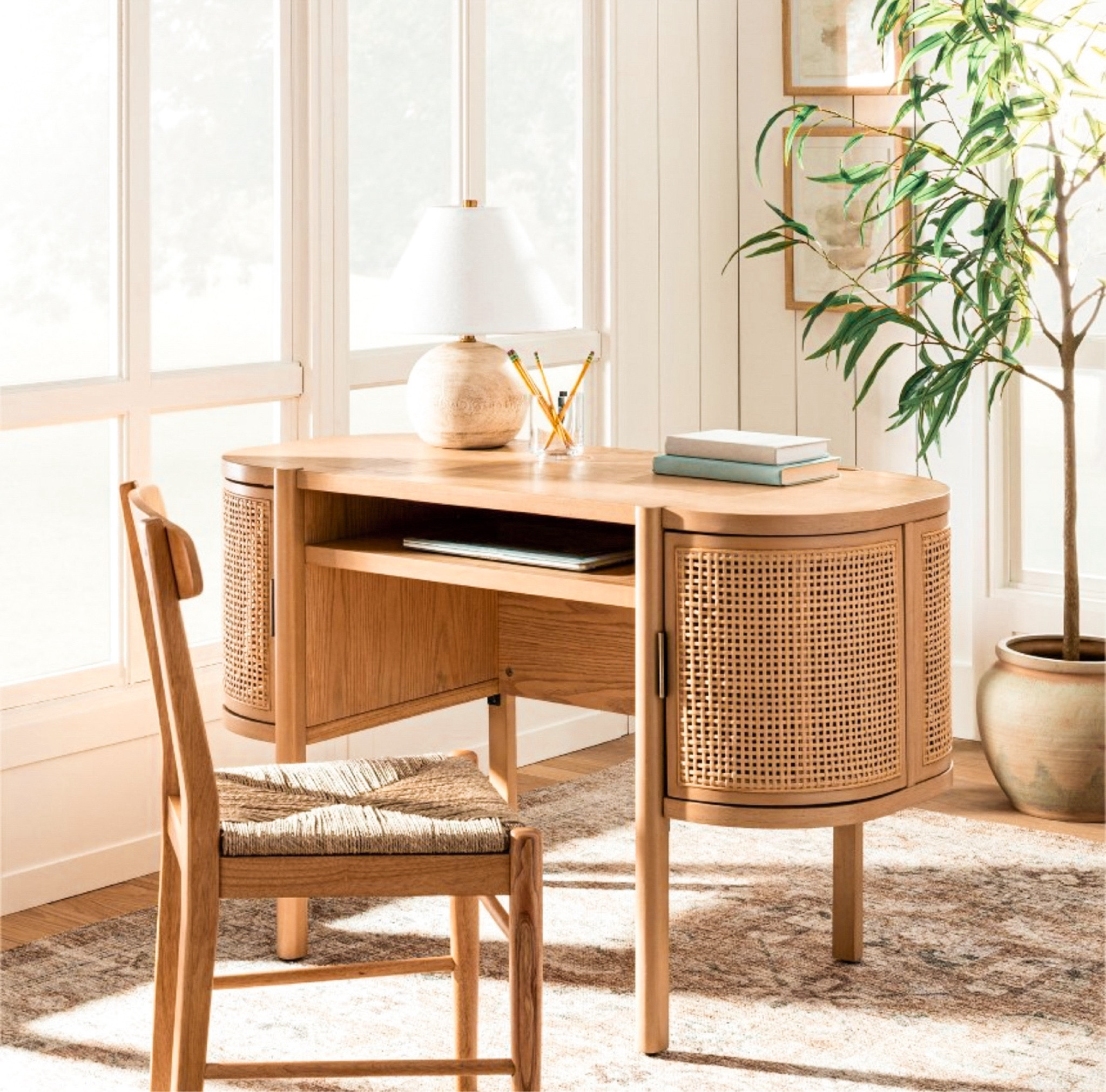 The prettiest desk for your office space or just for a little corner to keep your computer on! 

#LTKhome