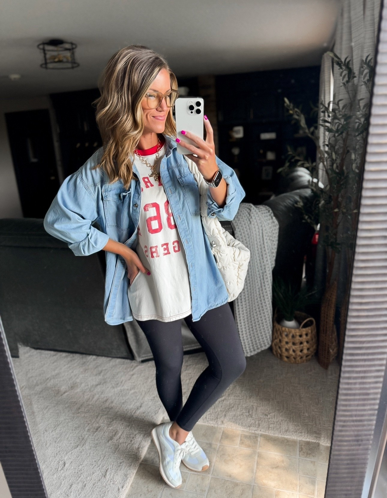 Fall uniform ~Oversized tee + leggings 
Tee/medium 
Chambray top/ medium 
Leggings / s-m

#LTKStyleTip #LTKSeasonal